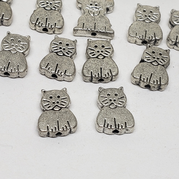 17 Cat Beads And 1 Mouse Bead - Picture 2 of 8
